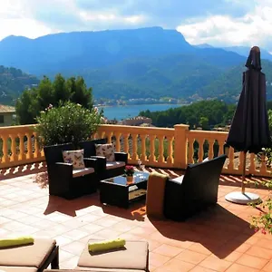 En El Con Gran Terraza Privada Y Vistas Al Mar. Piscina Comunitaria. Localizado En Un Zona Tranquila Y Muy Soleada. Wifi Gratis Disponible. Parking. Puerto de Sóller